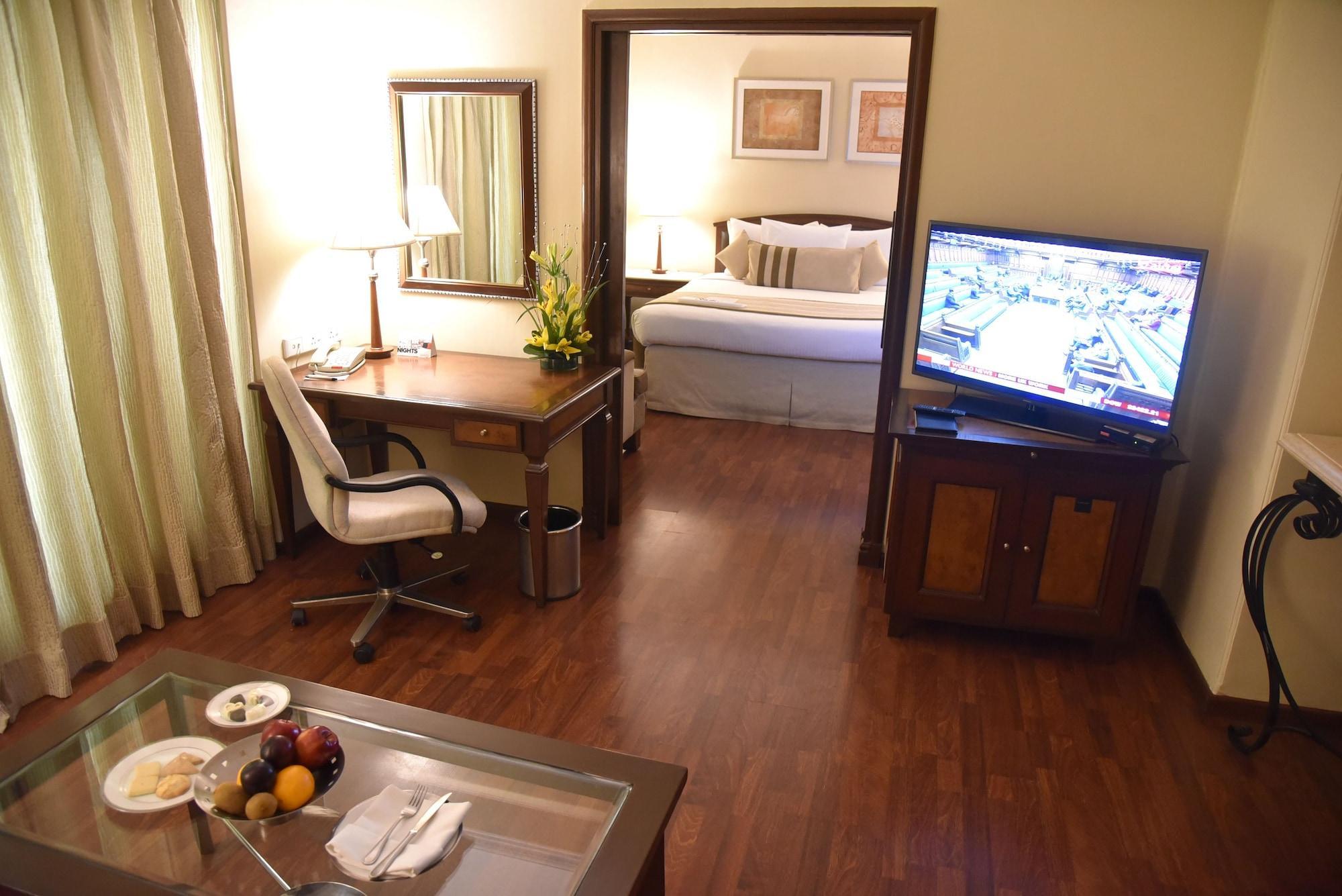 Radisson Hotel Bénarès Extérieur photo