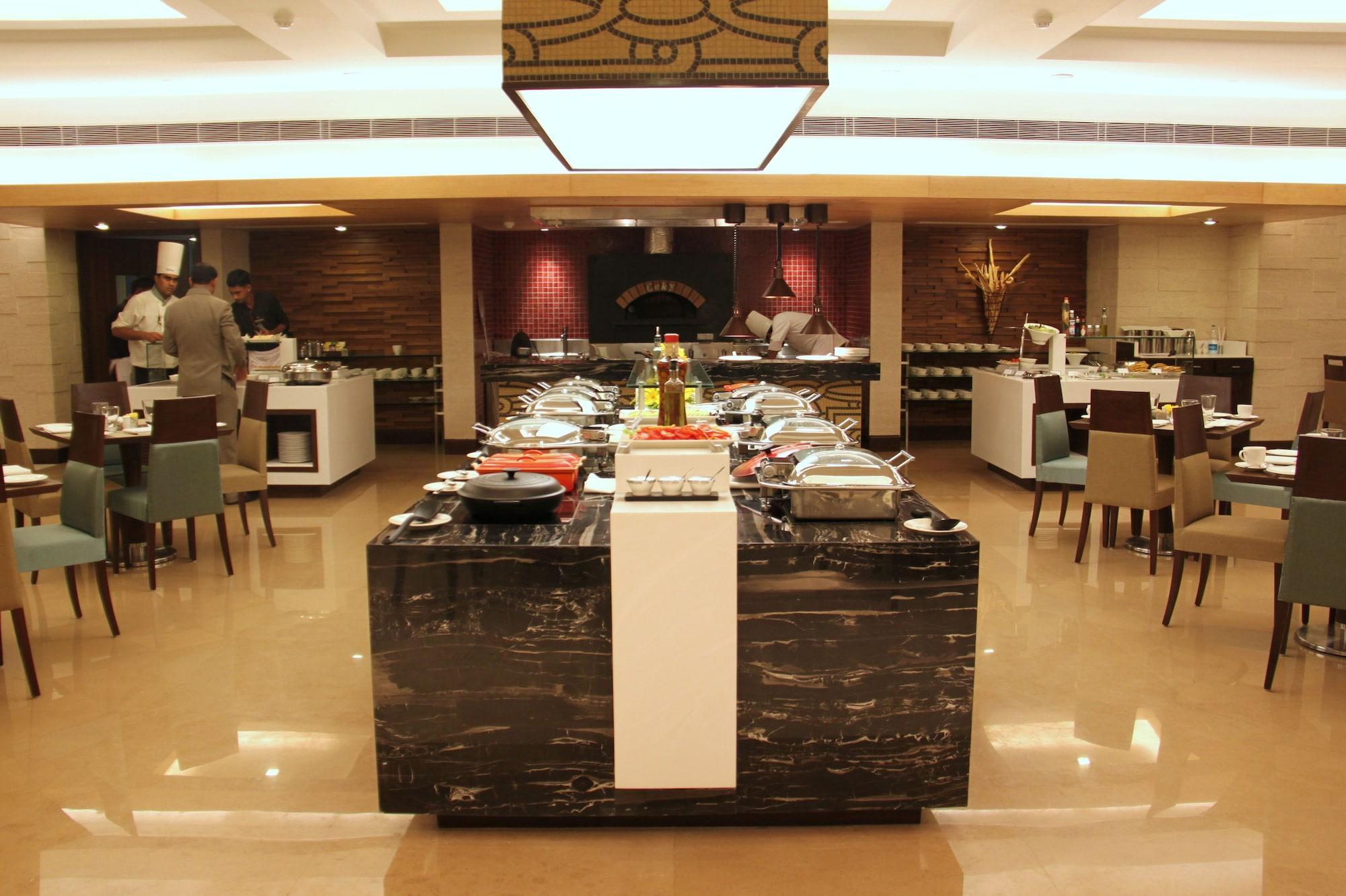 Radisson Hotel Bénarès Extérieur photo