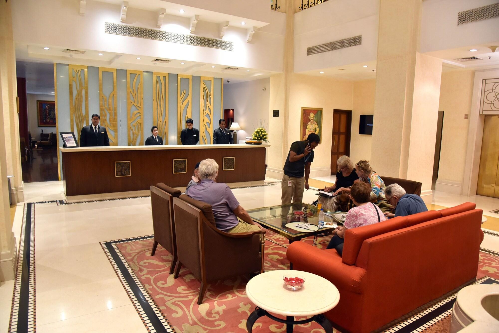 Radisson Hotel Bénarès Extérieur photo
