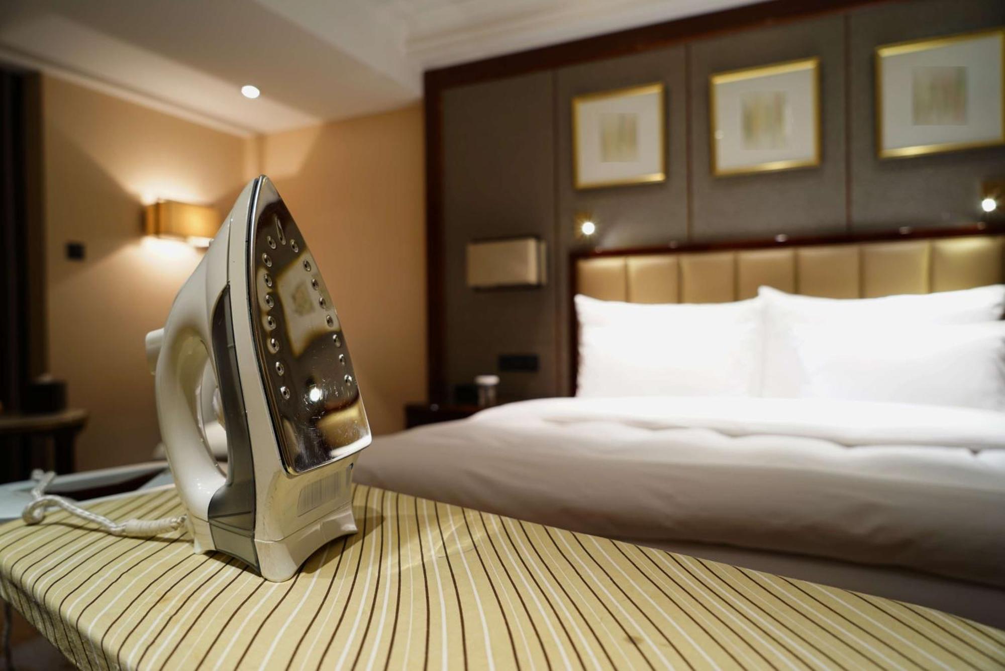 Radisson Hotel Bénarès Extérieur photo