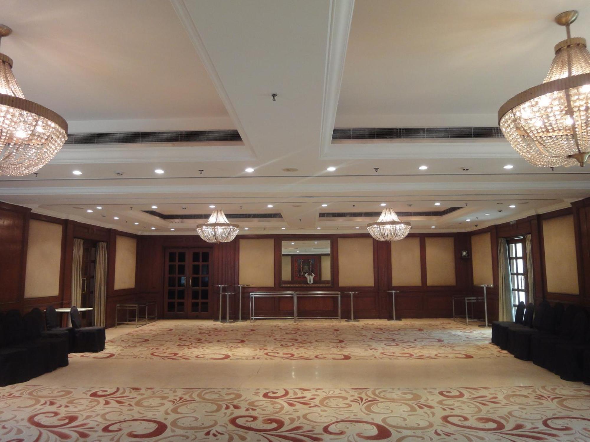 Radisson Hotel Bénarès Extérieur photo